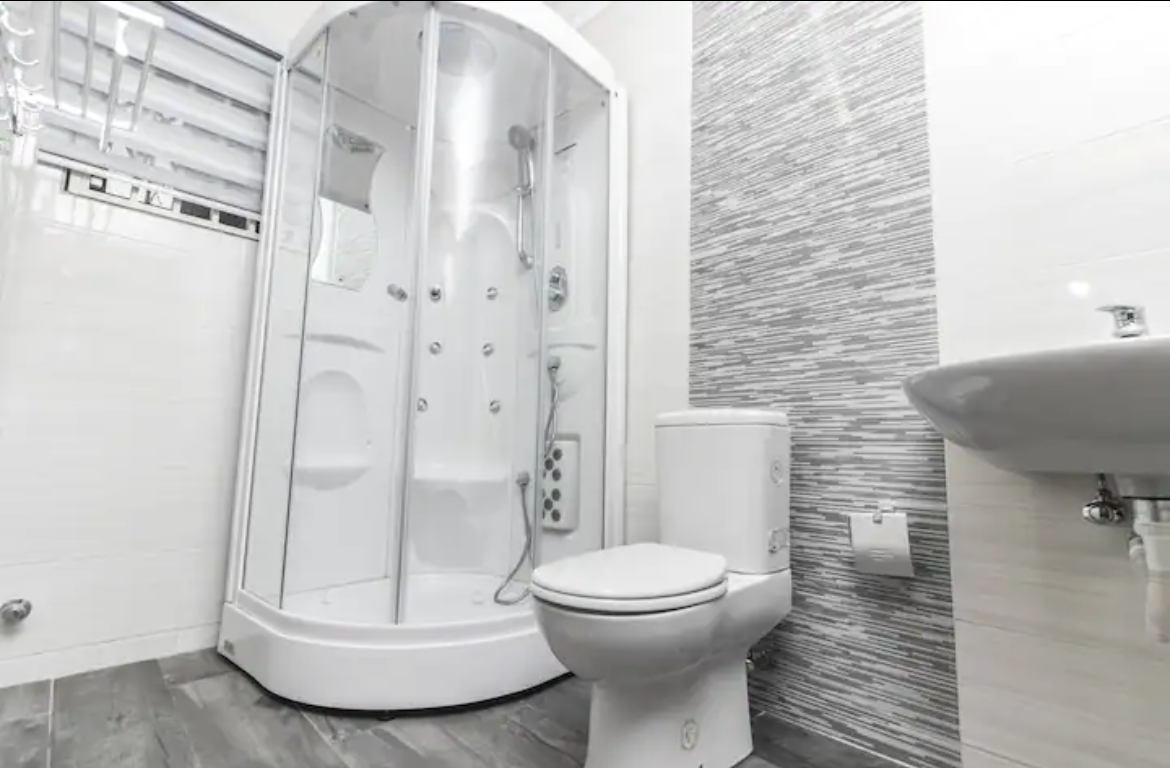 Luxury Hilltop Mansion in Tema